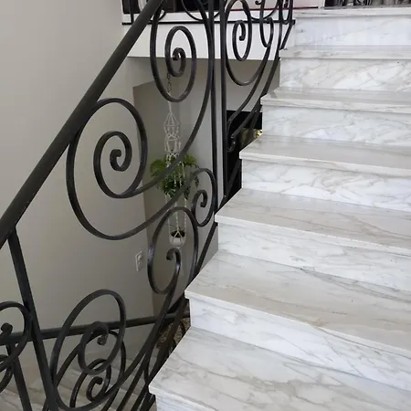 Oda ve Kahvaltı Do Sol D'hotes 